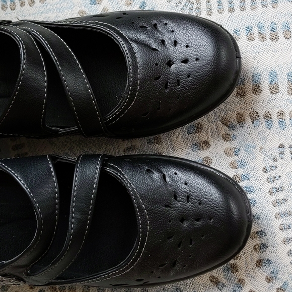 Easy Street Comfort Wave Columbus Perforated Cut Out Shoes 8M Black - Picture 5 of 16